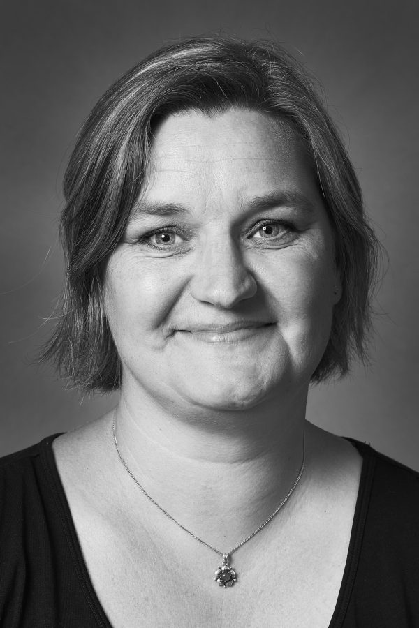Tina-Plett-Pedersen-22×22 (2) Tina-Plett-Pedersen-22x22 (2)